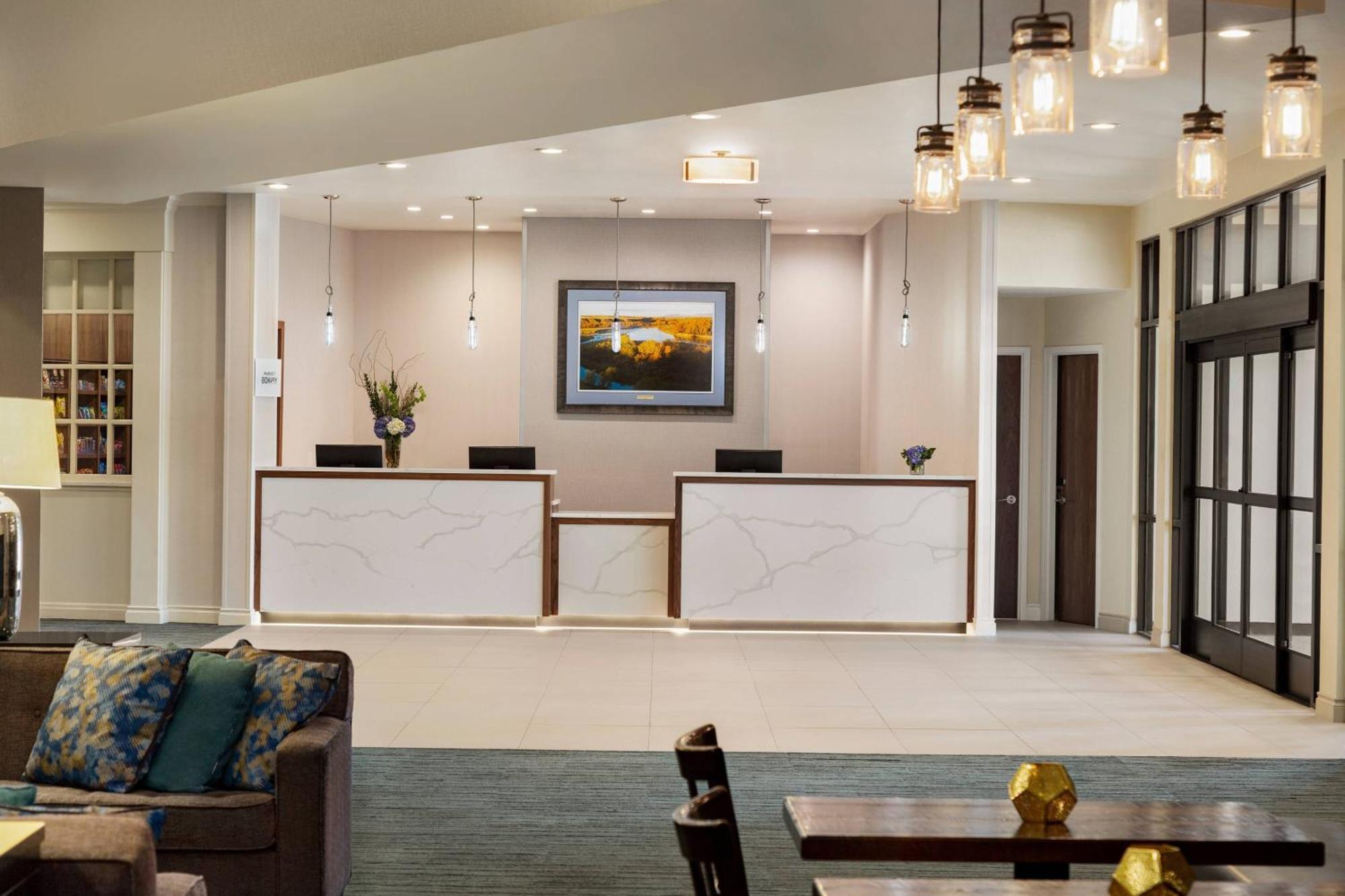 Delta Hotels By Marriott Helena Colonial Exterior photo